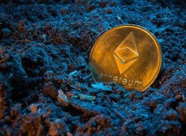 Man sues crypto biz and celebs over ‘pump-and-dump scam’ • The Register