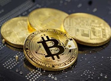 Choosing Between Ethereum and Bitcoin Amid Heightened Macroeconomic Risks