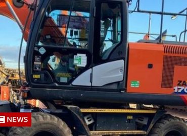 Surrey scammers steal £500,000 worth of plant machinery – BBC News