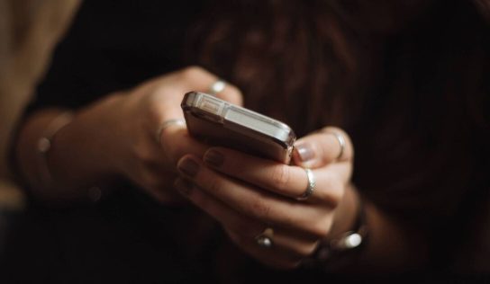 Irish woman, 65, loses €35k in ‘Tinder Swindler’ scam as gardaí warn of romance fraud
