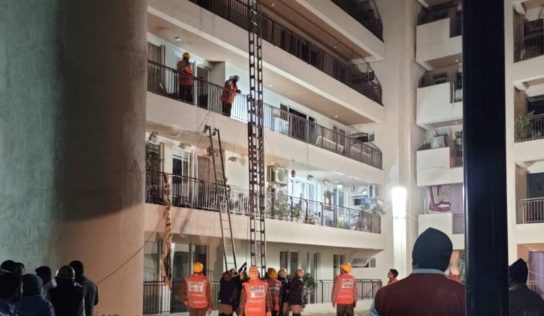 2 dead, bureaucrat rescued; FIR against builder