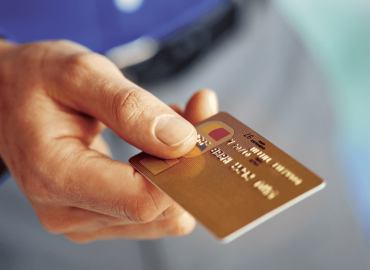 Off the Beat: The old ‘Since my credit card was declined, I’ll go out to my truck to get a check’ scam
