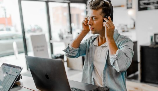 3 Examples of Telephone Scammers and Online Identity Theft