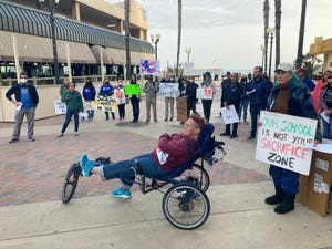 Protesters disrupt Ventura gas compressor public forum