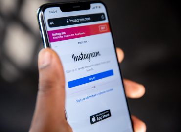 Instagram sextortion scam warning after man sends photos online
