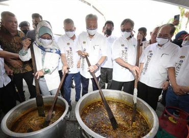 Overcome disagreements in Keluarga Malaysia spirit, says Abang Johari