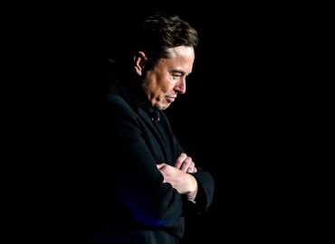 Elon Musk wants Twitter users to pay to be verified. It could create a new set of headaches for the company