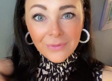Mother warns of ‘scam’ after buying Christmas presents on website she believed was Pandora