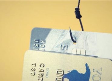 What Is Swiping Scamming? [A New Credit Card Scam]